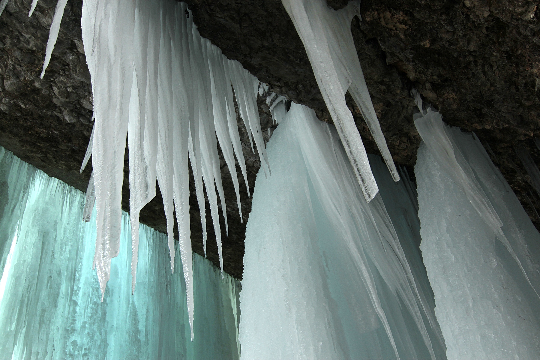 liklava-skala-v-zime