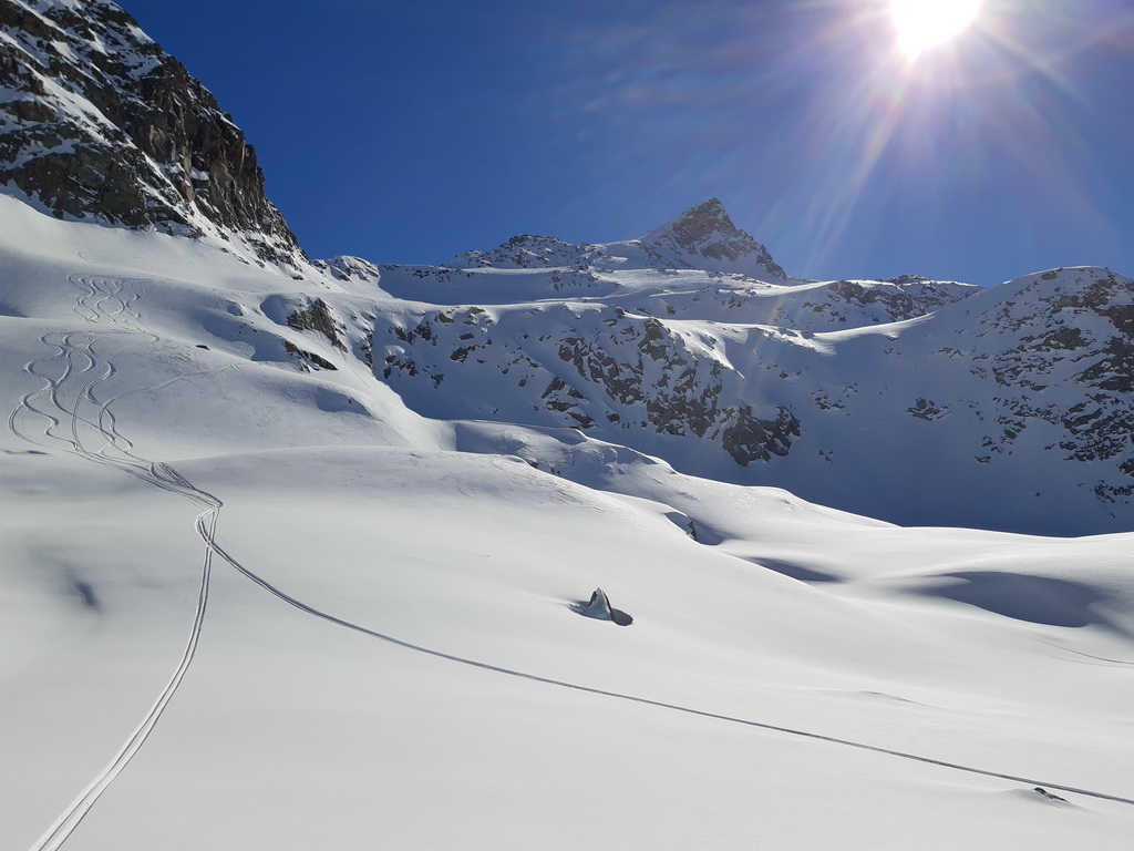 corona-val-rosegu-11-x-3000