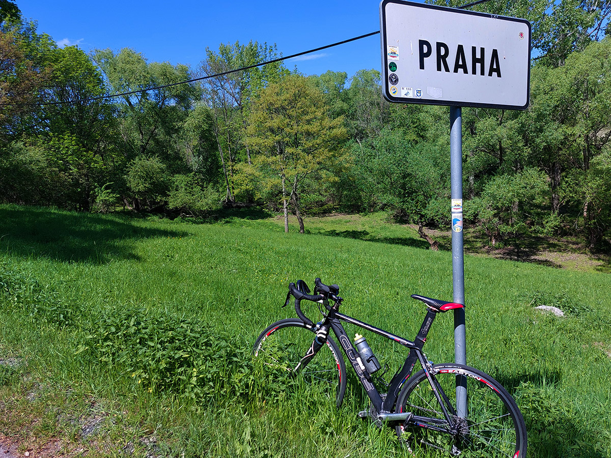 bb-–-praha-bb-na-bicykli