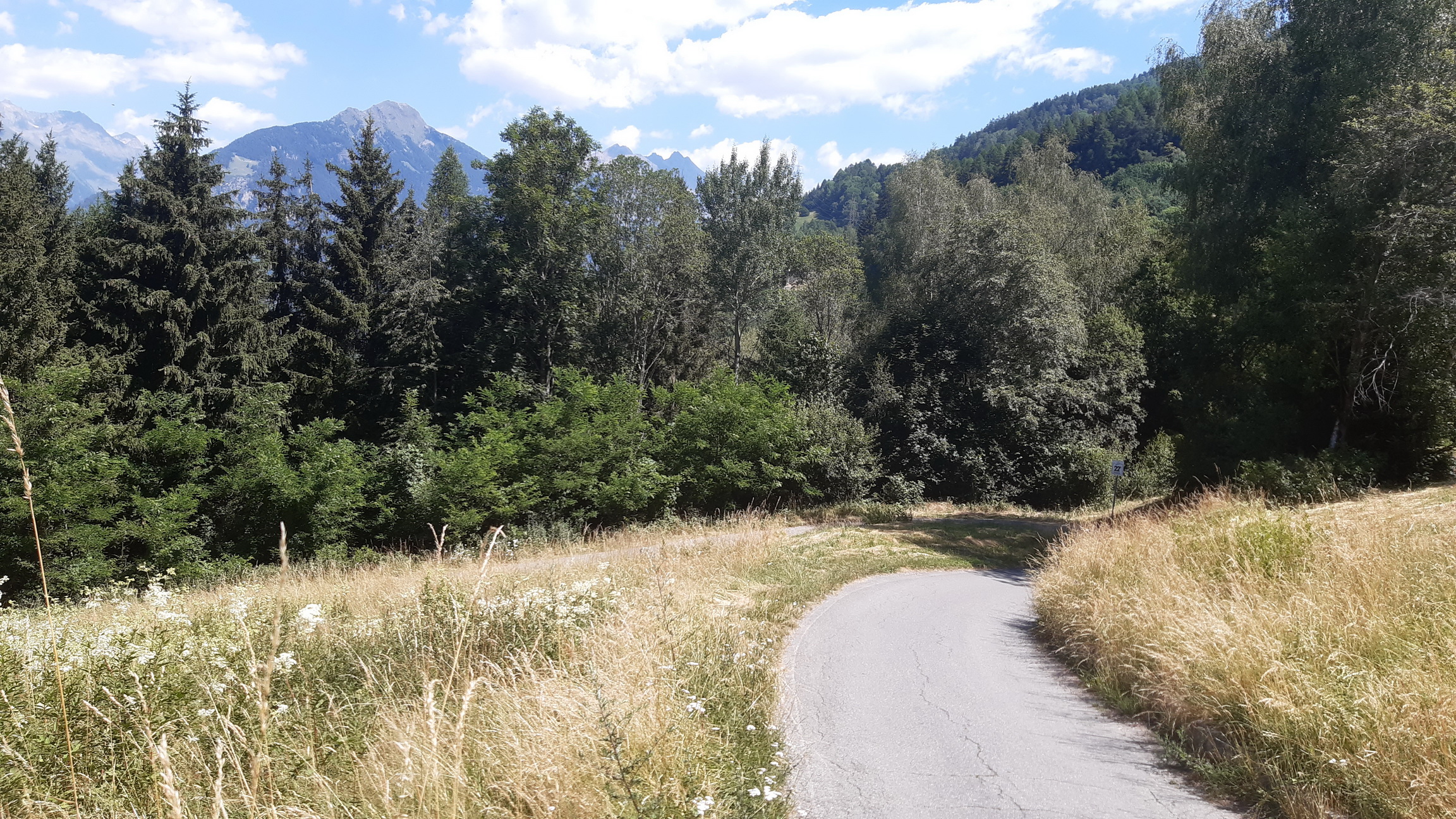 stúpanie na Mortirollo, cesta na šírku auta stúpanie_na_Mortirollo,_cesta_na_šírku_auta