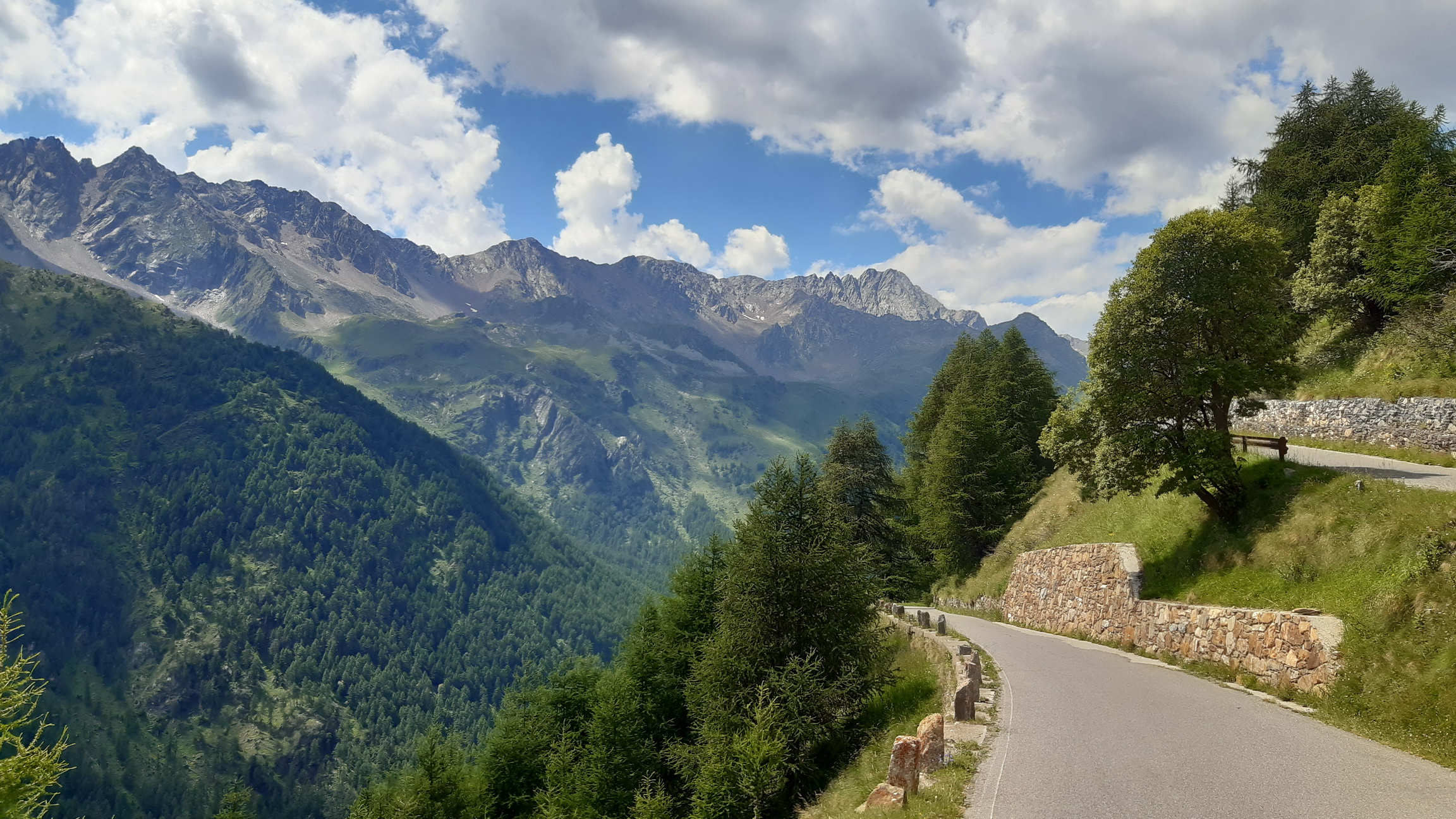 v-ziletkarskom-raji-mortirolo-gavia-224km-5710v-m-