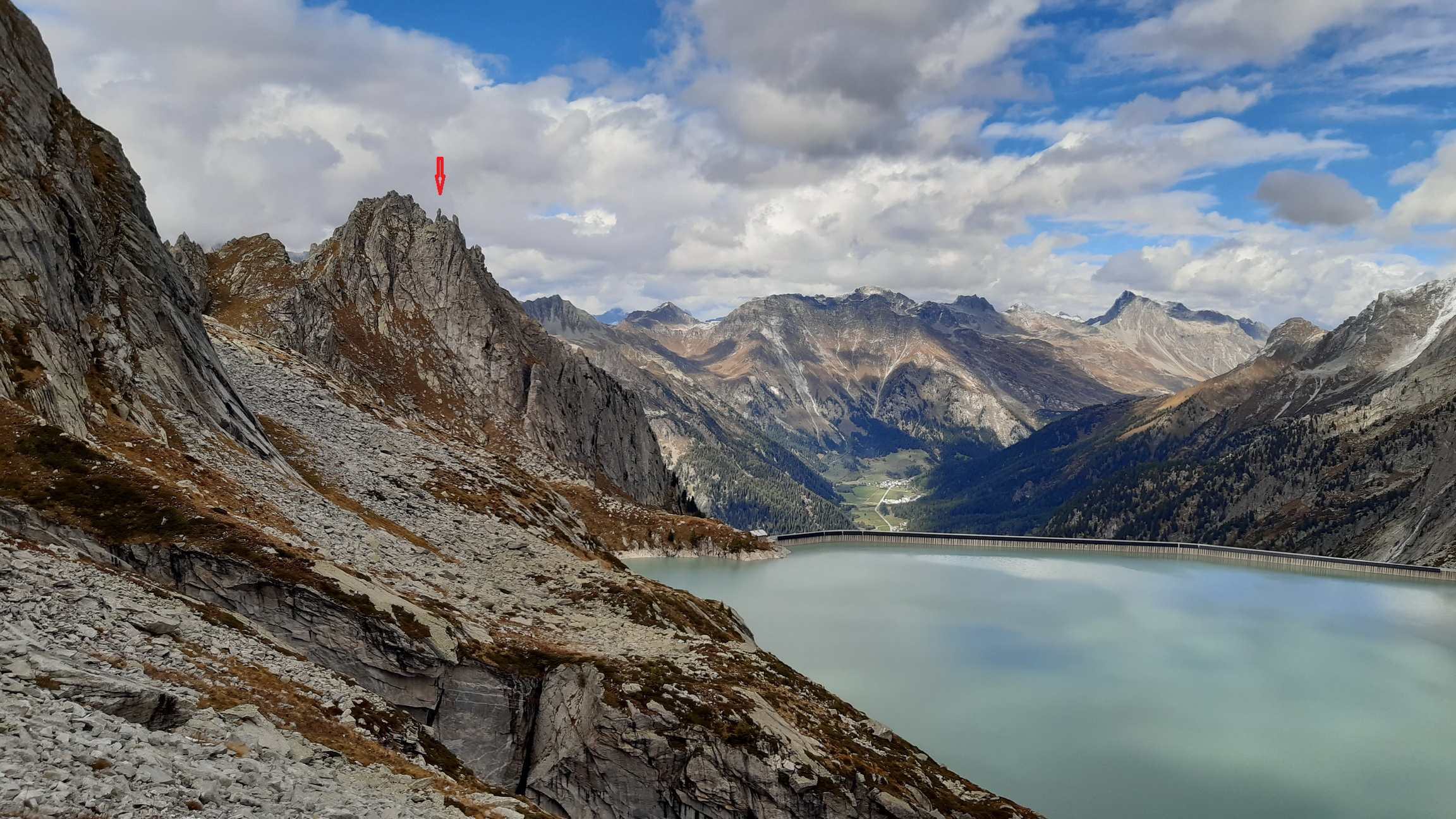 blížim sa späť k priehradnému múru blížim_sa_späť_k_priehradnému_múru