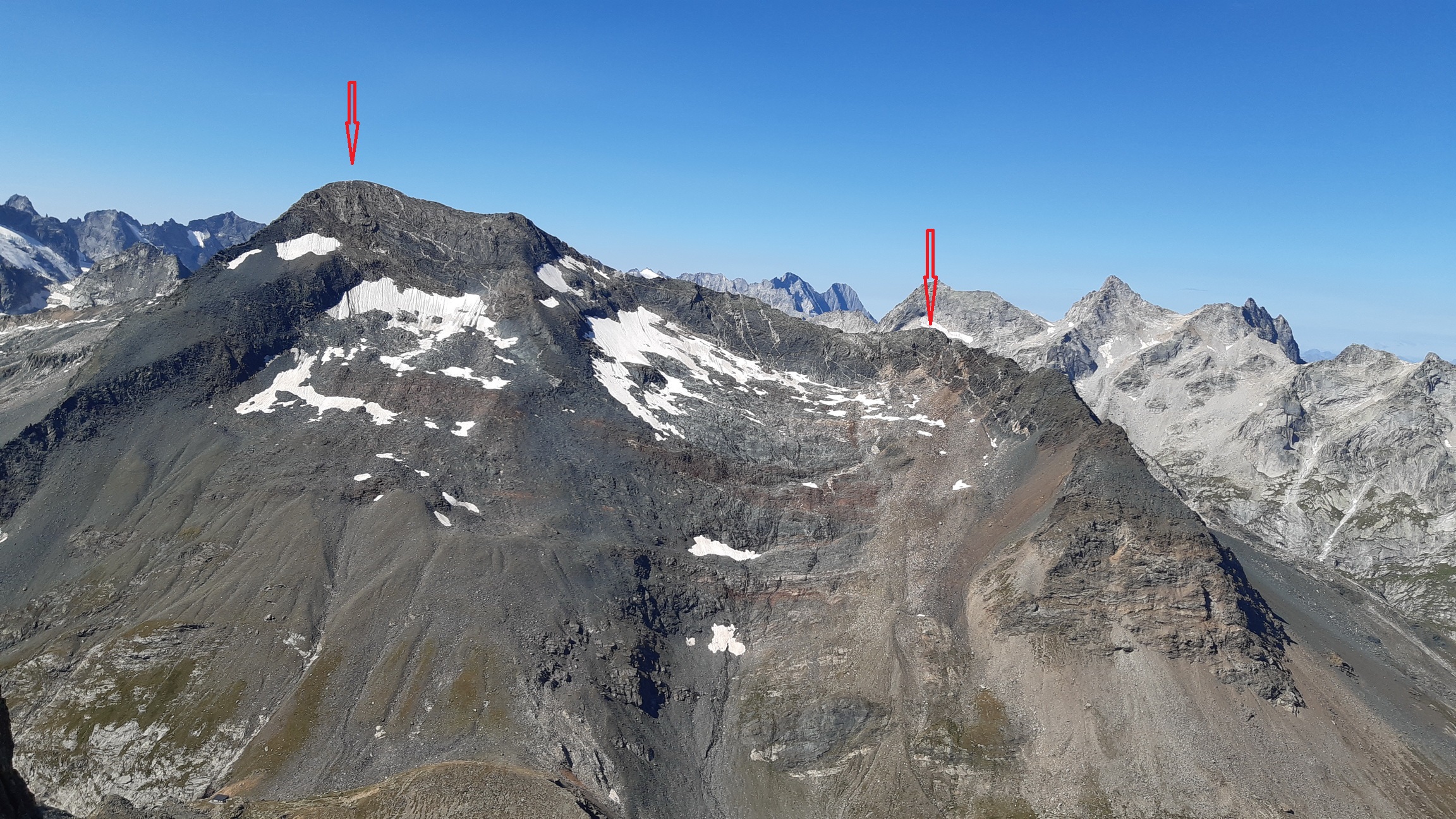 Monte_Forno_ľavo,_Pizzi_Rossi_vpravo,_pohľad_v_smere_od_Piz_Muretto