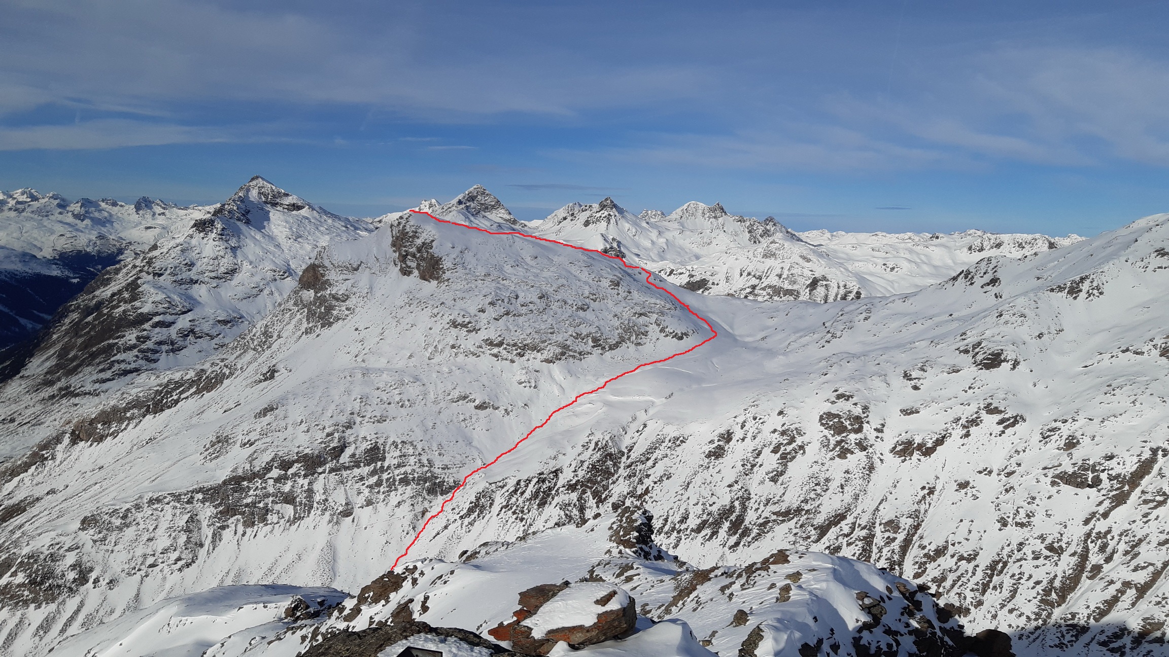 Piz Alv, trasa výstupu, parkovisko Lagalb vľavo dole na obrázku nevidieť Piz_Alv,_trasa_výstupu,_parkovisko_Lagalb_vľavo_dole_na_obrázku_nevidieť