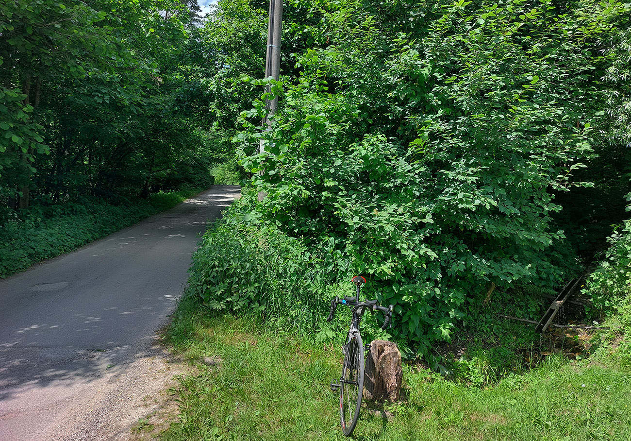 ...a o kúsok nižšie druhý raz tankujem, nad otočkou autobusu. ...a_o_kúsok_nižšie_druhý_raz_tankujem,_nad_otočkou_autobusu.