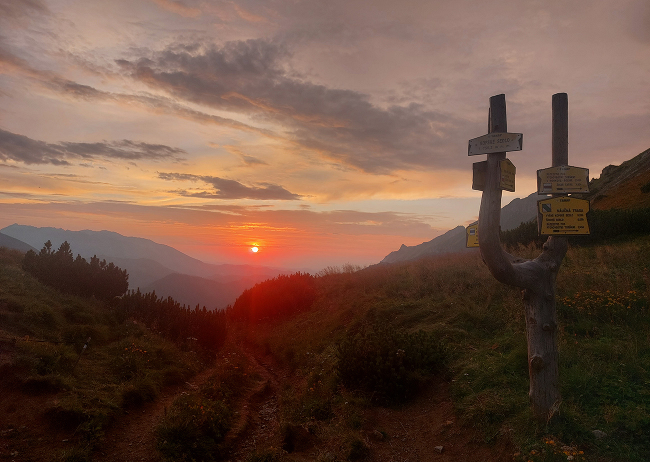 Gýčovo_pred_ôsmou_vo_Vyšnom_Kopskom...