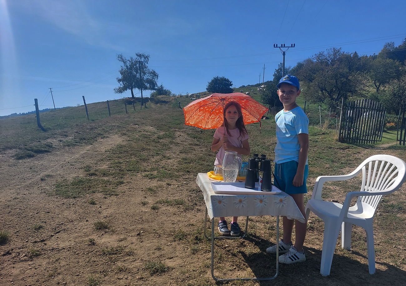 Zneužívanie_detskej_práce_pred_Ďubákovom.