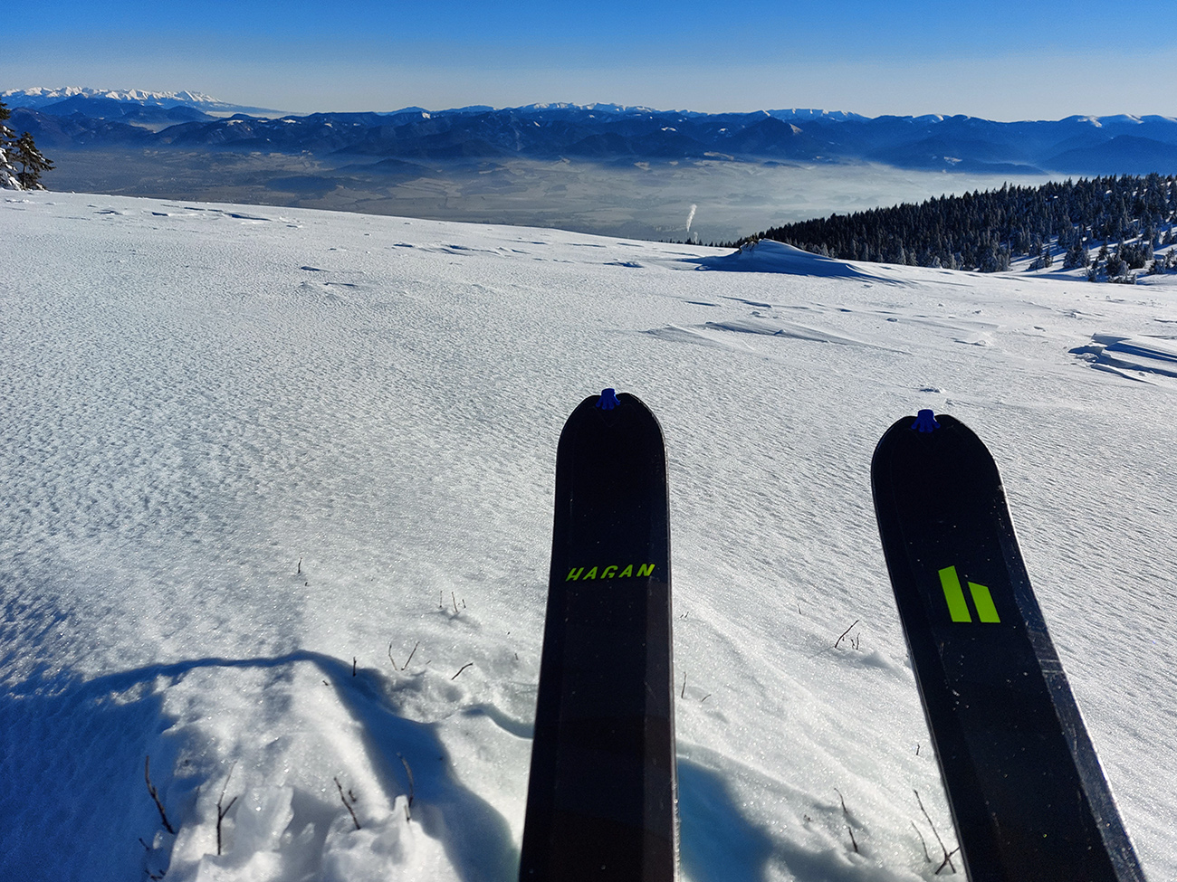 martinske-hole-–-skifatrizmus-aktual