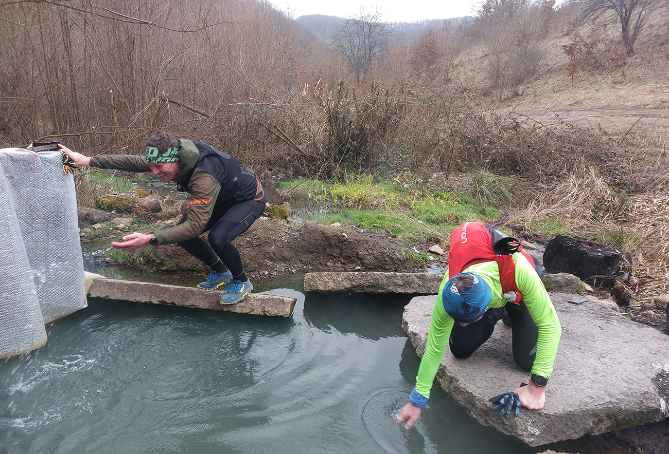 Jasné,_že_sme_sa_okúpali,_aj_keď_nie_celí.