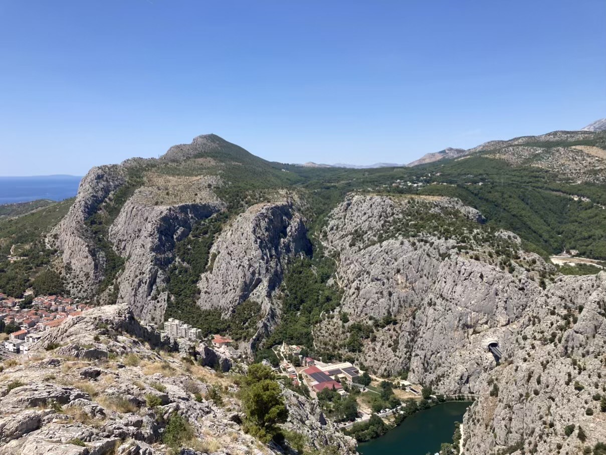 výhľad_z_pevnosti_Fortica_nad_Omišom