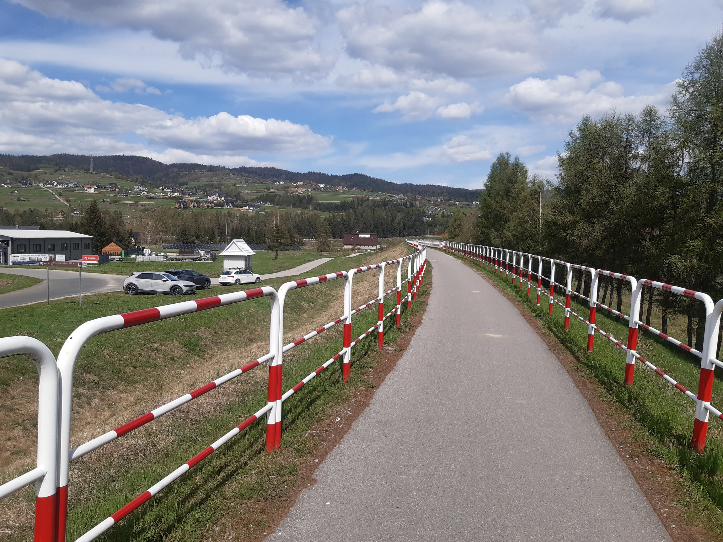 Cyklotrasa_okolo_Czorstynskej_priehrady_v_Poľsku