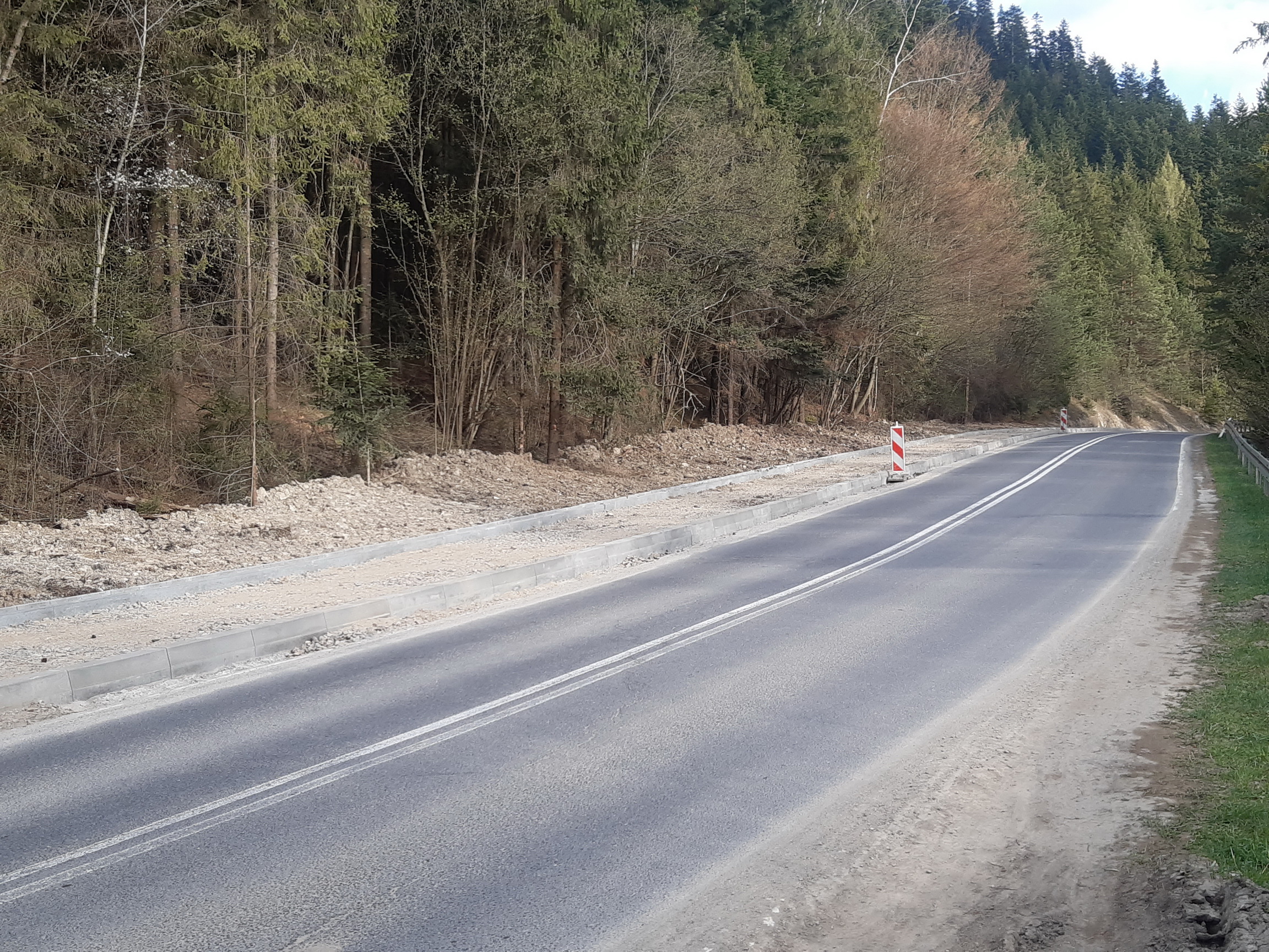 chodník_medzi_Czorstynom_a_Stromowcami_vo_výstavbe