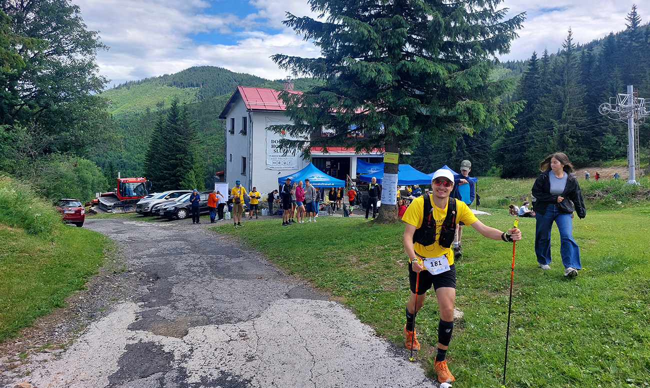 Niekto_sa_poberal_rýchlo,_niekto_sa_aj_zasedel.